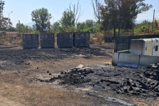 Incendio a San Giuseppe Vesuviano (Na), in corso monitoraggio diossine