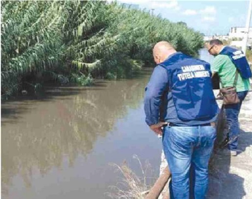 Scarichi e veleni sversati nel Sarno, sigilli ad altre due aziende conserviere